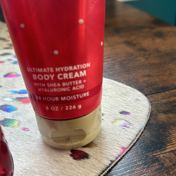 Bath and body works set - Picture 2 of 3